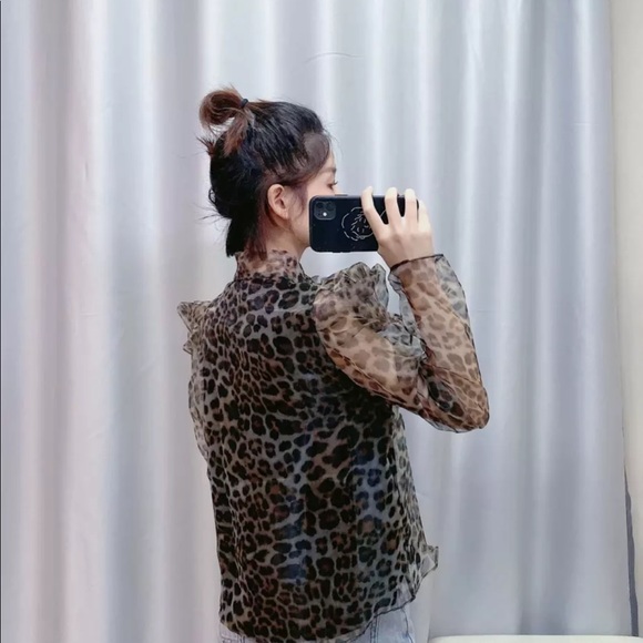 Trendy animal print organza top - Picture 7 of 8